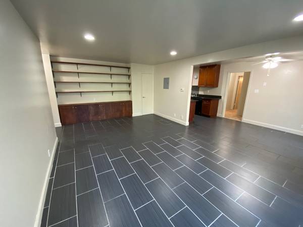 2BR/2BA Apartment · Oakland photo 5