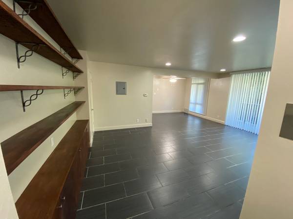 2BR/2BA Apartment · Oakland photo 3