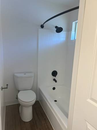 0BR/1BA Apartment · Larkspur photo 5