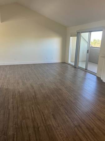 0BR/1BA Apartment · Larkspur photo 2