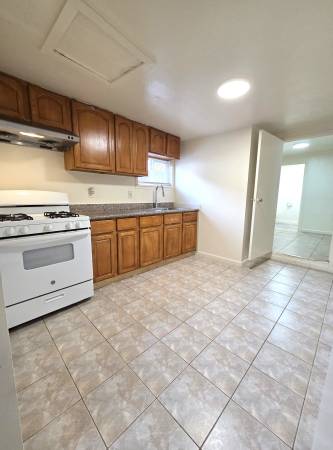 1BR/1BA Single Family House · San Leandro photo 5