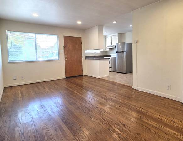 2BR/1BA Duplex · Alameda photo 3
