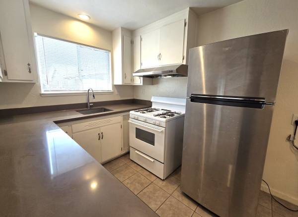 2BR/1BA Duplex · Alameda photo 4