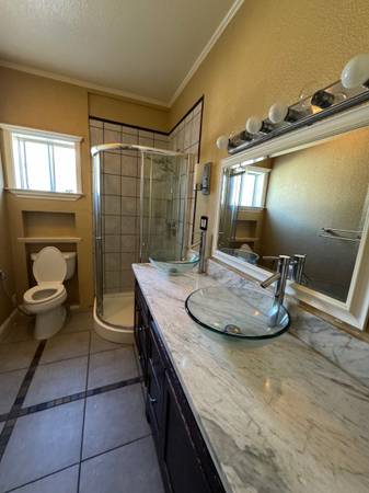 5BR/3BA Single Family House on Monroe St · Santa Clara photo 3