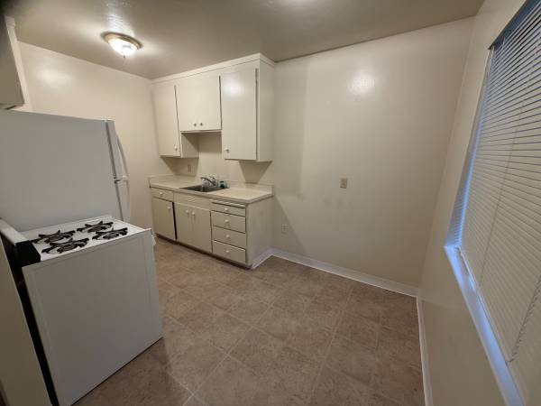 1BR/1BA Apartment · Campbell photo 2