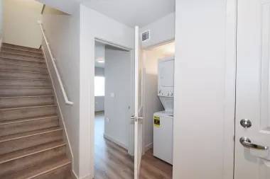 1BR/1BA Apartment on W. 10st · Pittsburg photo 3