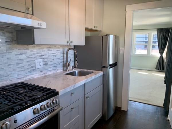1BR/1BA Apartment on High Street Oakland Ca Usa · Oakland photo 4