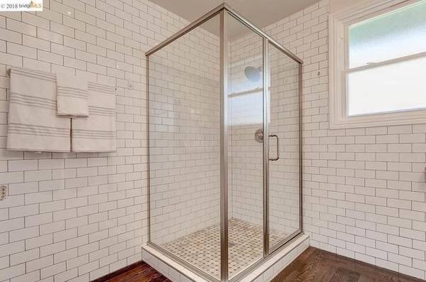 1BR/1BA Apartment on High Street Oakland Ca Usa · Oakland photo 2
