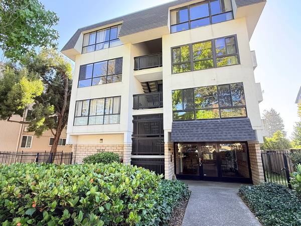 2BR/1BA Apartment on Warring St · Berkeley photo 4