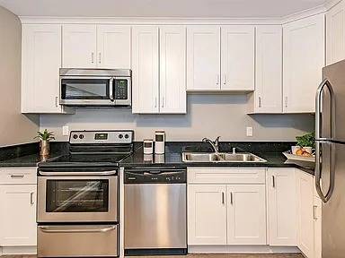 3680 Greenlee Drive, Unit 11 Rental photo 3
