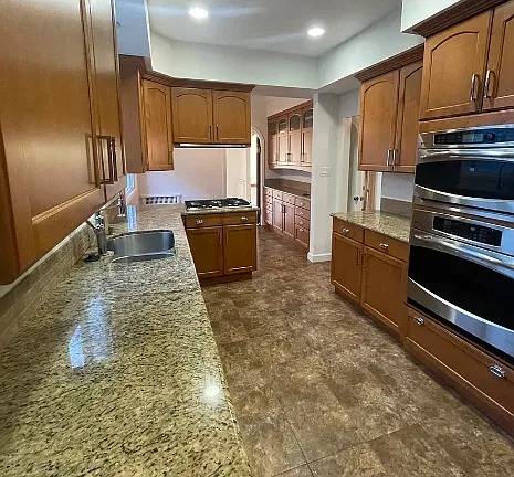 2BR/2BA Single Family House on Topaz Way · San Francisco photo 5