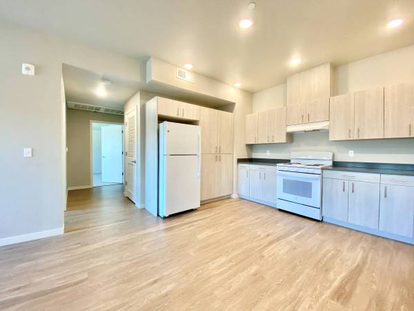 3BR/2BA Apartment on Willow Pass Road · Pittsburg photo 4