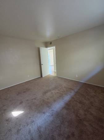 2BR/1BA Single Family House on Middlefield Road · Palo Alto photo 4