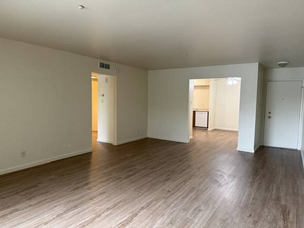 Apartments on Yulupa Avenue · Santa Rosa photo 4