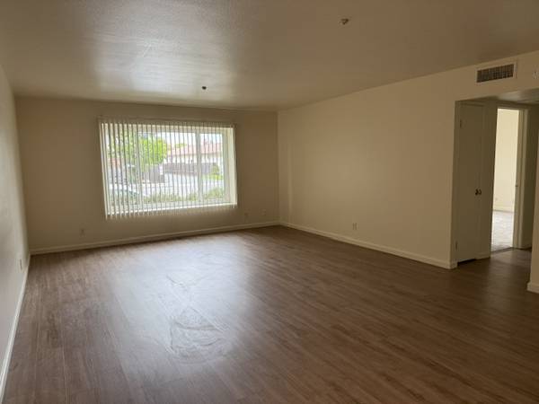 Apartments on Yulupa Avenue · Santa Rosa photo 5