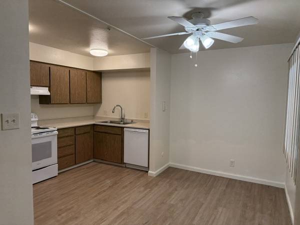 Apartments on Yulupa Avenue · Santa Rosa photo 3