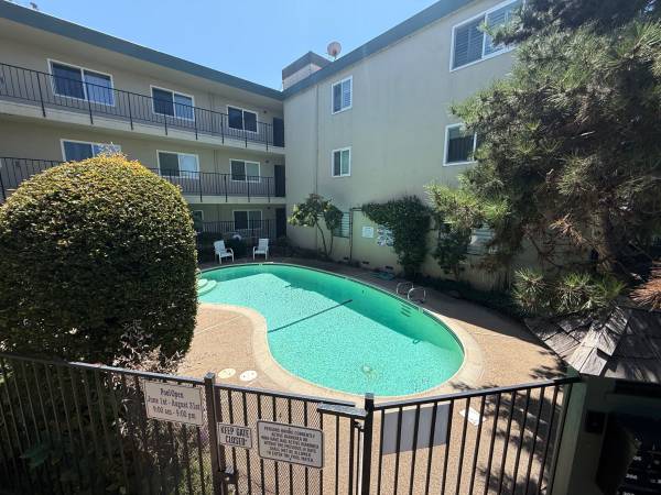 825 Balboa Ave Capitola, CA 95010 photo 2