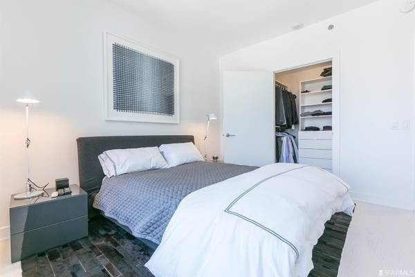 1BR/1BA Condo on Main Street · San Francisco photo 3