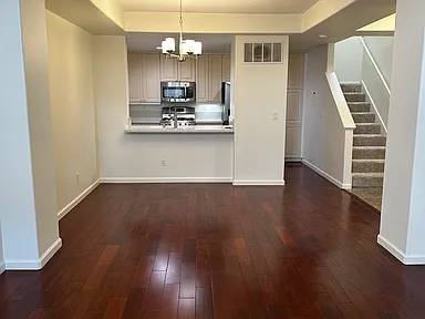 2BR/3BA Single Family House on W 20th Ave · San Mateo
