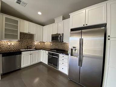 642 Bair Island Rd Redwood City, CA 94063 photo 2