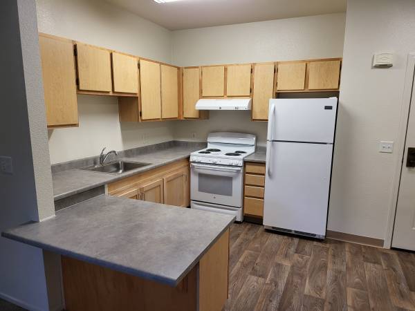PARKVIEW SENIOR APTS photo 3