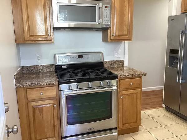 2BR/1BA Duplex on Jasmine St · San Mateo