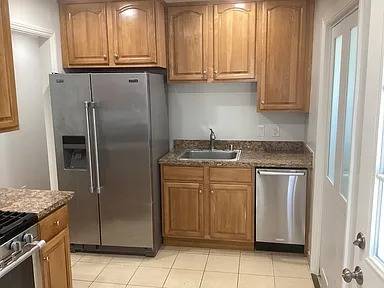 2BR/1BA Duplex on Jasmine St · San Mateo photo 3