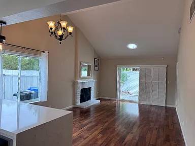 Houses on Carriage Circle Cmn · Fremont photo 5
