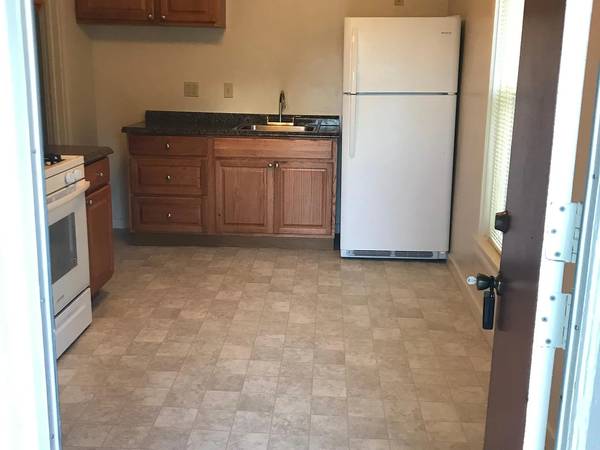 1BR/1BA Duplex on Riverside Ave · Santa Cruz photo 2
