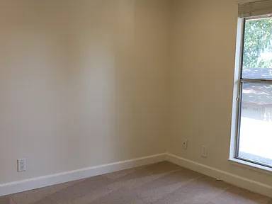2BR/2BA Townhouse on Red Oak Dr W · Sunnyvale photo 4