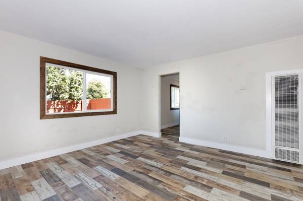2BR/1BA Apartment on Linden Street · Oakland photo 4