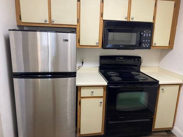 29599 Vanderbilt St photo 4