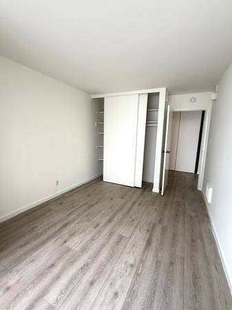 Pine-Gough Apartments photo 5