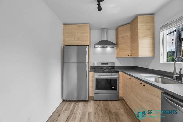 Apartments on Canyon Rd · Redwood City photo 4