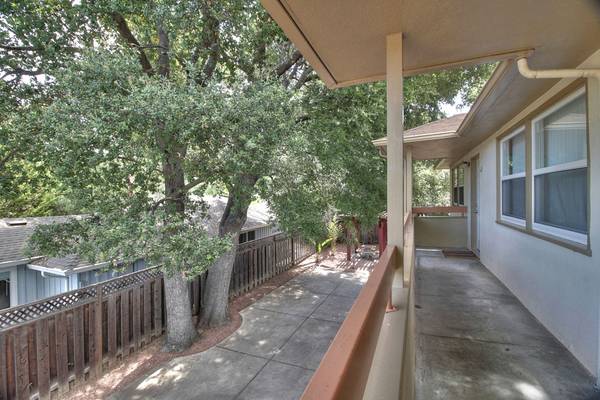 0BR/1BA Apartment on Waverley Street · Menlo Park photo 4