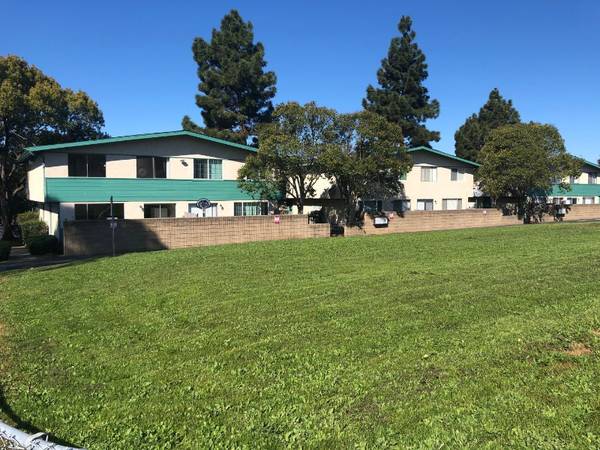 240 Holly St Vallejo, CA 94589 photo 2