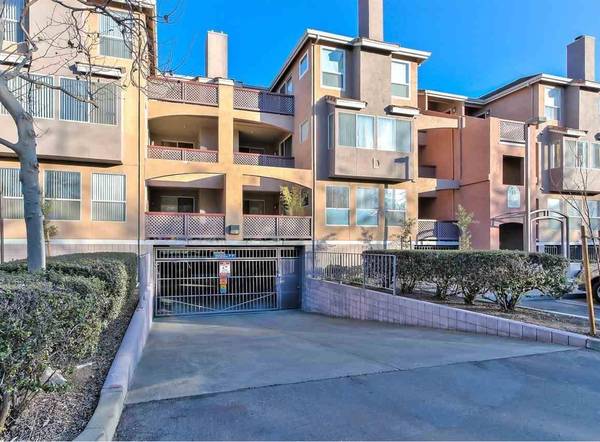 3BR/3BA Condo · Fremont photo 4