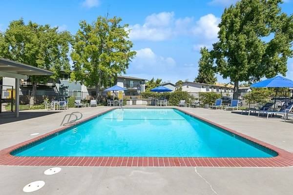 Apartments on Alaska Avenue · Fairfield