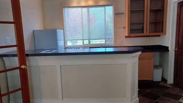 1BR/1BA Apartment · Healdsburg photo 4