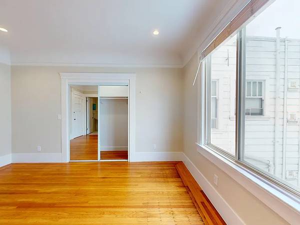 2079 Market photo 4