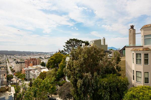 2459 Larkin photo 3