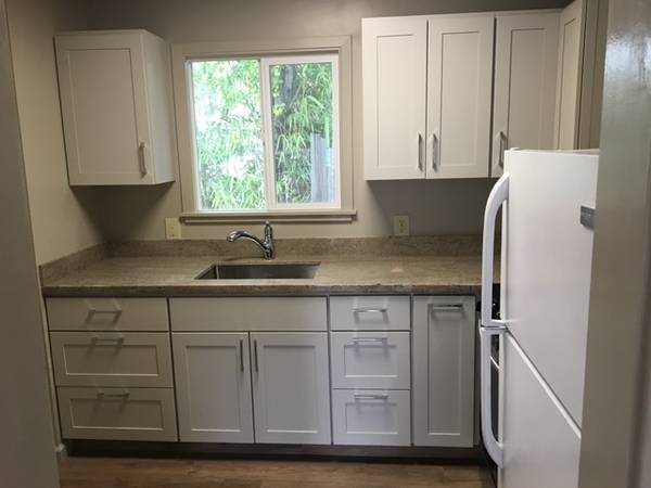 0BR/1BA Apartment on Farmers Lane · Santa Rosa photo 2