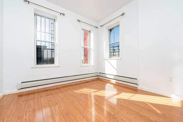 Newly Renovated 2br/2ba First-floor Condo With In-unit Laundry, Patio &amp; Parking photo 3
