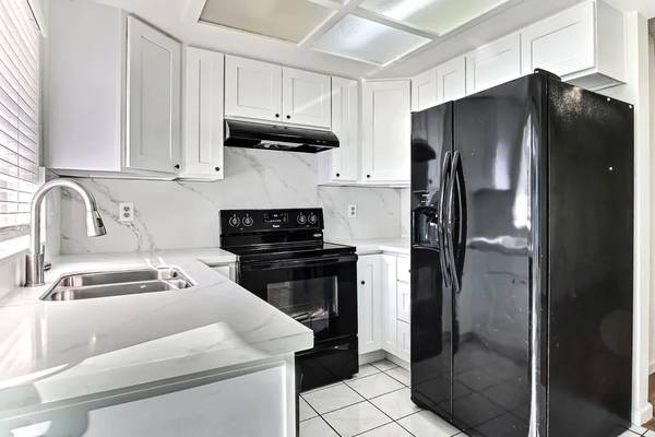 Townhouses on Rymar Way · San Jose photo 3