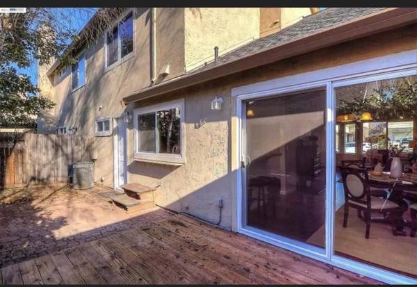 2118 Alexander Way photo 4