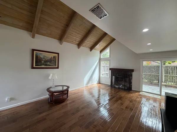 Townhouses on Potters Hatch Cmn · Cupertino photo 3
