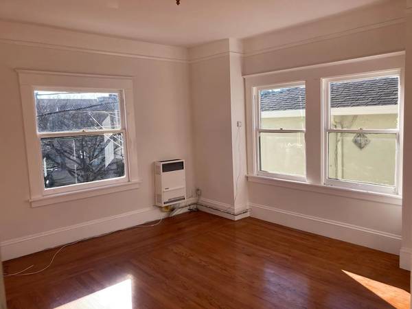 2BR/1BA Apartment on 41st St · Oakland