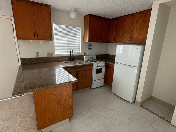 Apartments on Valencia Avenue · San Rafael photo 5