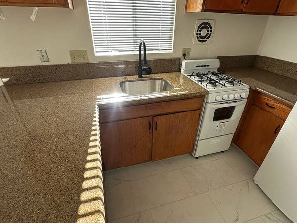 Apartments on Valencia Avenue · San Rafael photo 2