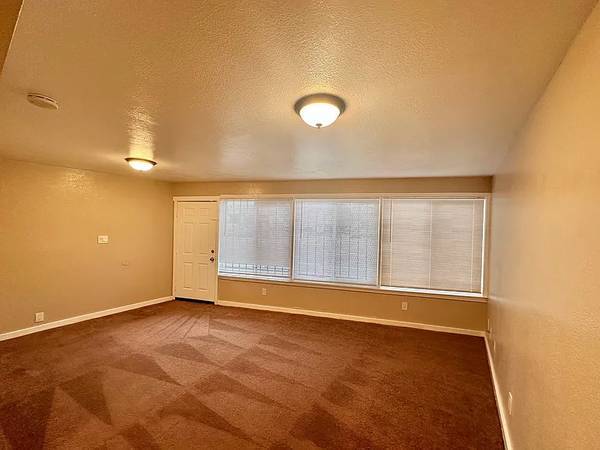 7828 International Blvd Oakland, CA 94621 photo 2